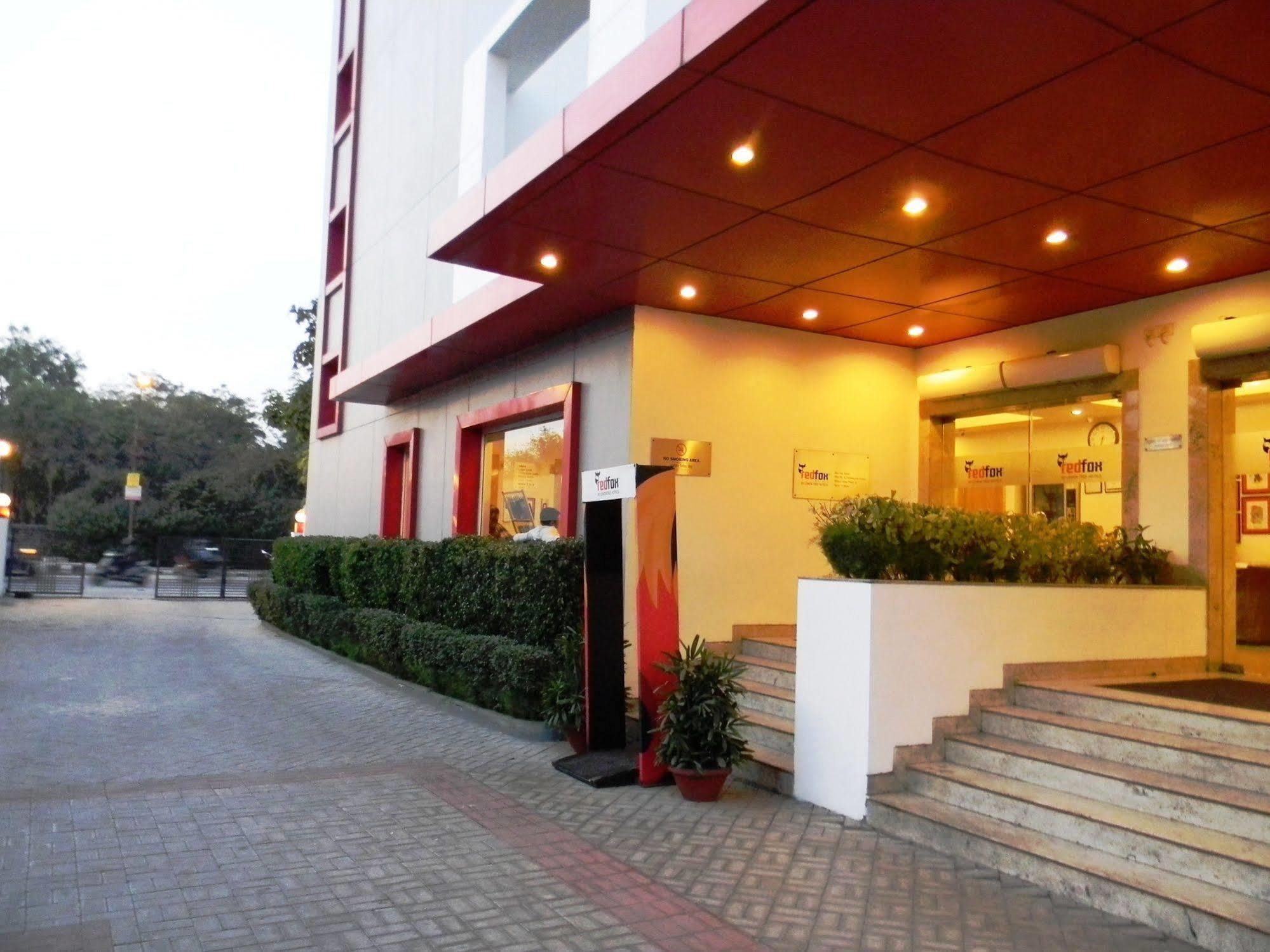 Red Fox By Lemon Tree Hotels, East Delhi Dış mekan fotoğraf